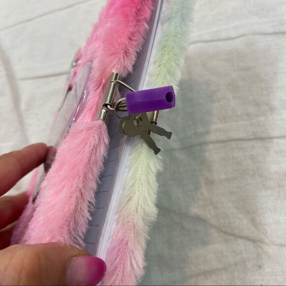 New With Tags Plush Notebook with Lock and Key and Heart on front - Picture 7 of 9